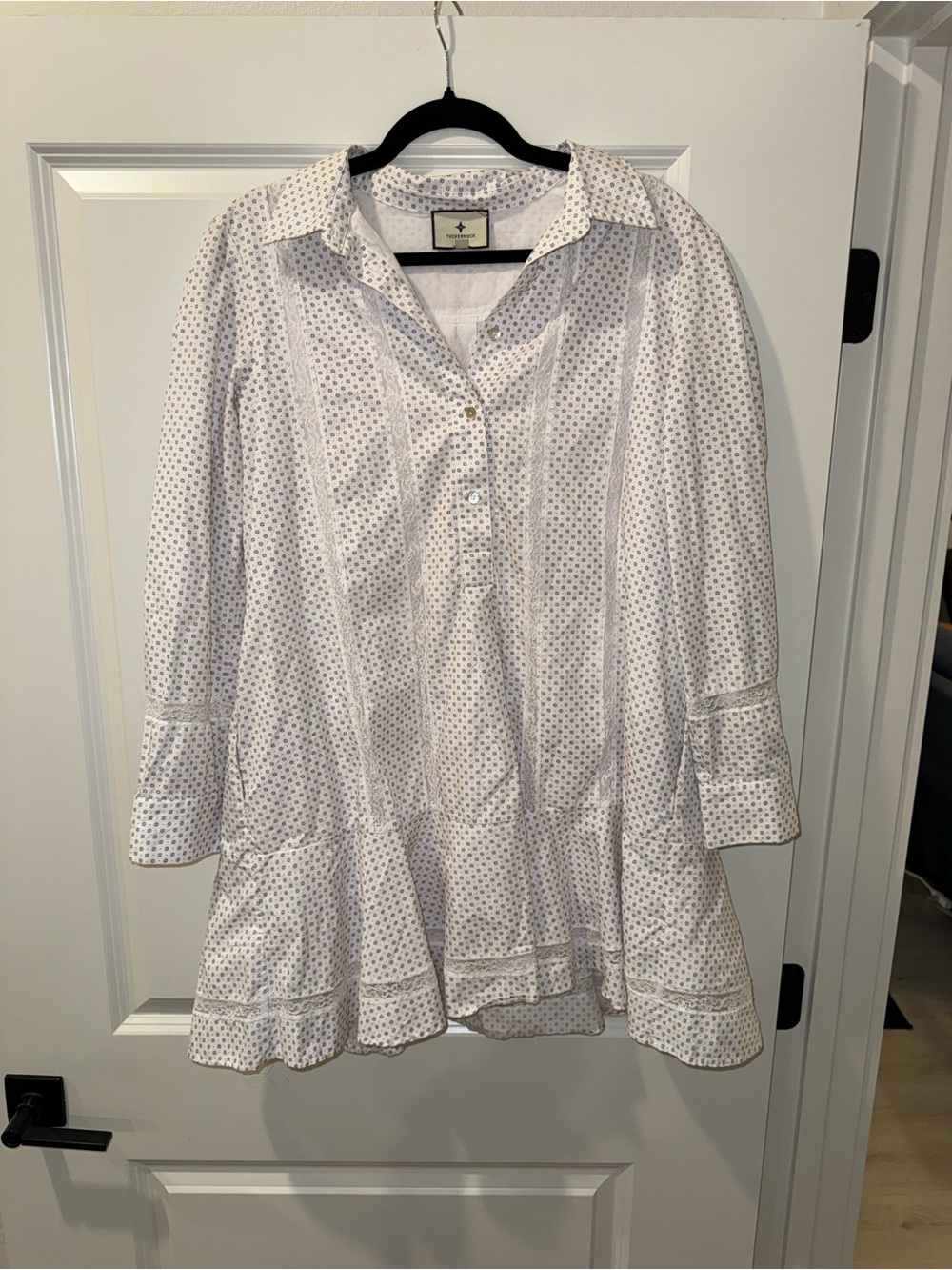 Tuckernuck Callahan in Malibu Mornings Lace Shirt Dress
